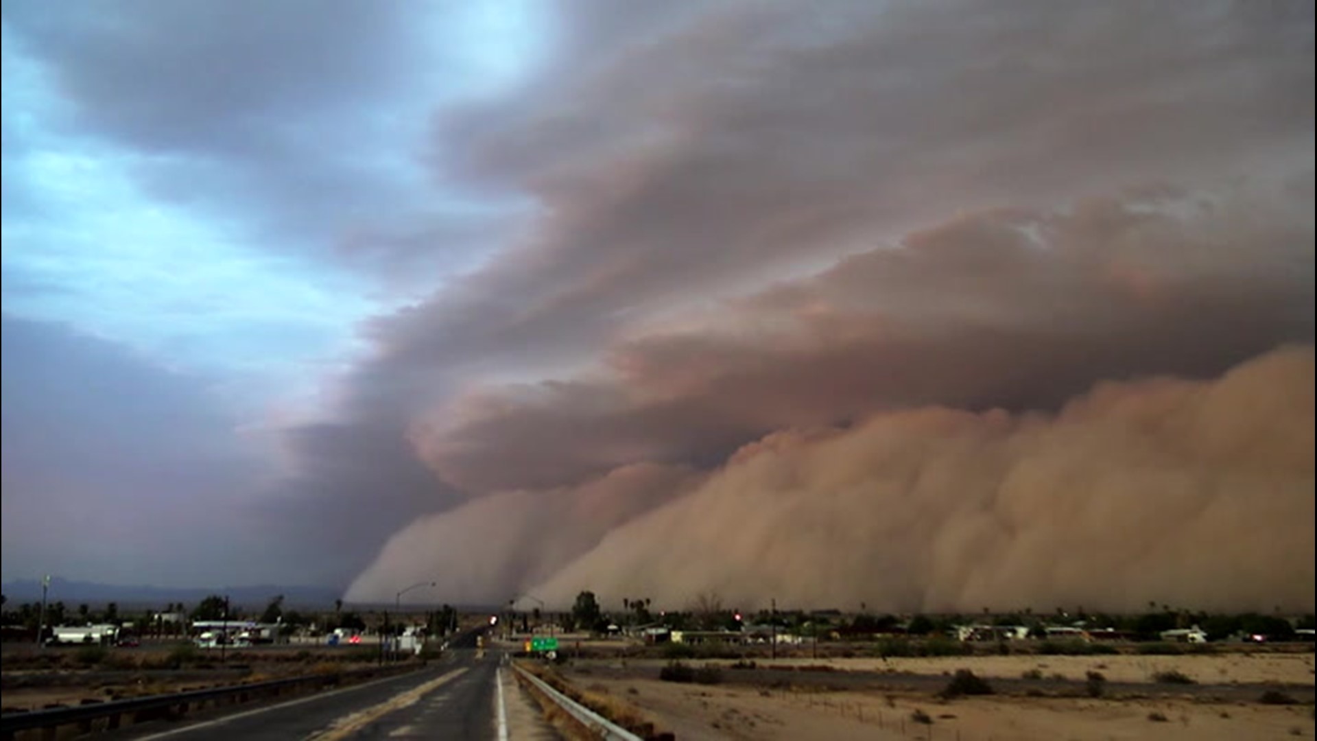 Photographers and weather lovers gathered in Tucson, Arizona on June 22 for the annual Monsoon Con event. The convention is dedicated to sharing photography and the science behind the Monsoon Season.