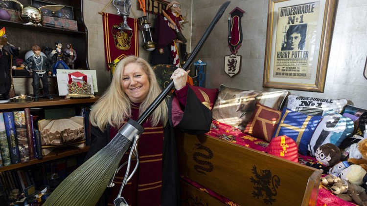 Obsessed 'Potterhead' Converts Attic Into Gryffindor Common Room