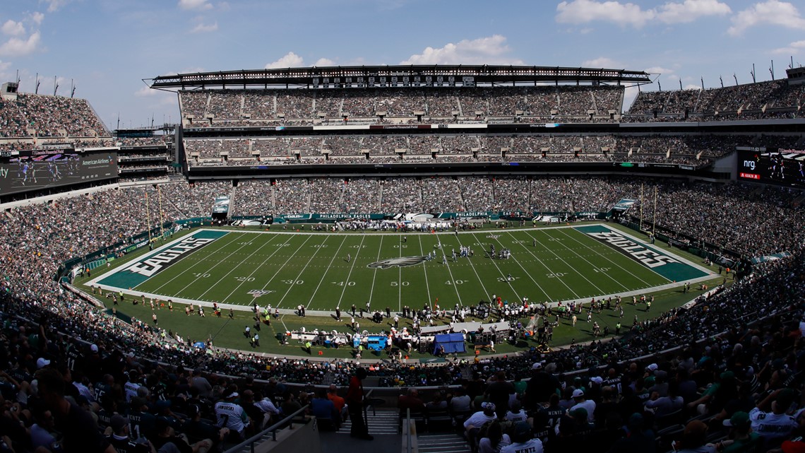 Camden-Pleasantville football game to finish at Lincoln Financial Field