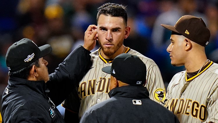 MLB world hilariously reacts to Mets-Padres' Joe Musgrove ear inspection