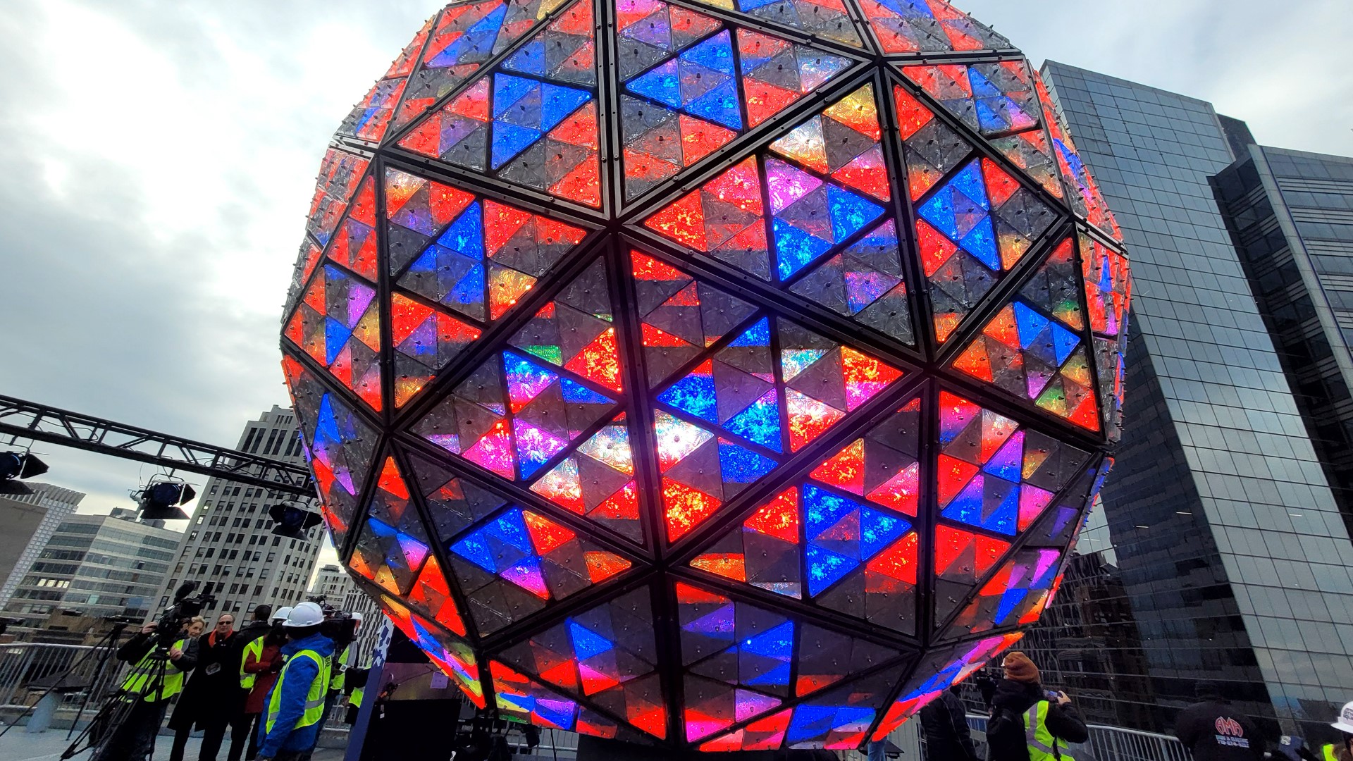 new york city ball drop 2025 live