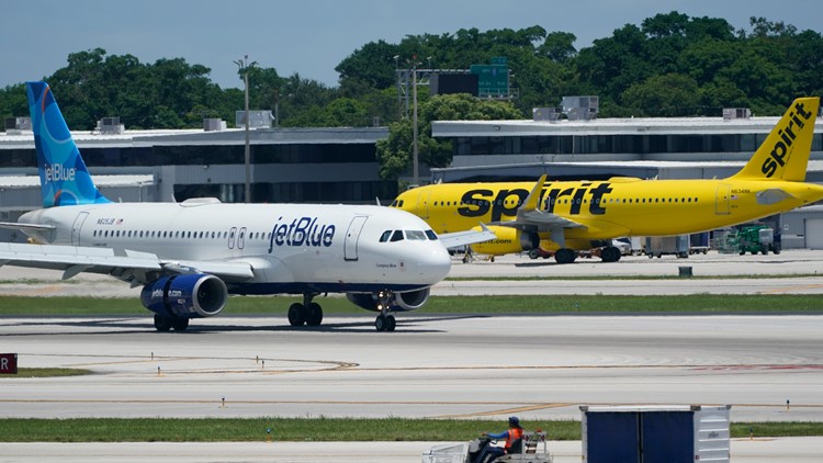 JetBlue announces deal to sell Spirit's LaGuardia gates if sale is approved