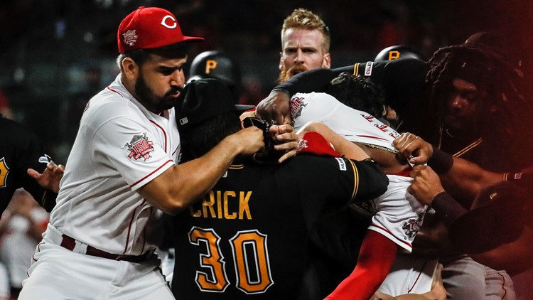 Cincinnati Reds: Derek Dietrich, Yasiel Puig home runs vs. Pirates