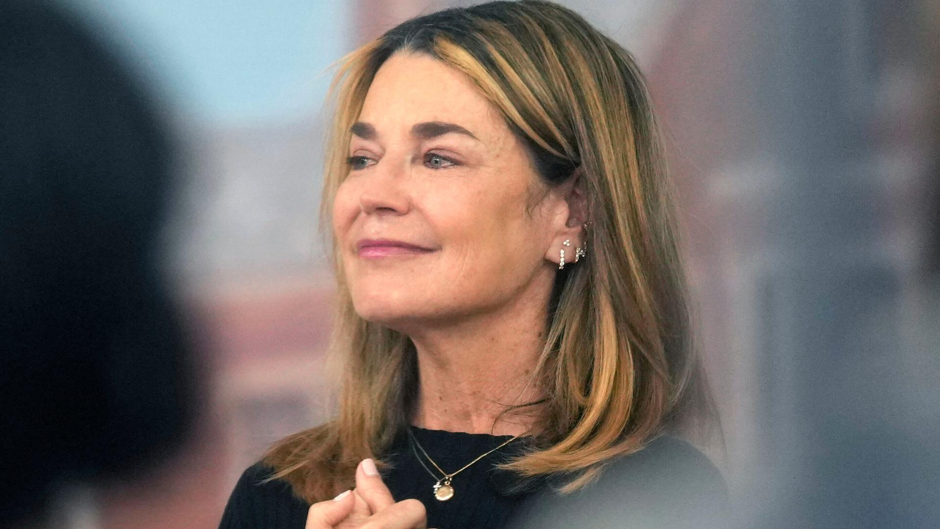 Canvas Randsom Note Savannah Guthrie wipes away tears during 'TODAY' broadcast after ransom ...