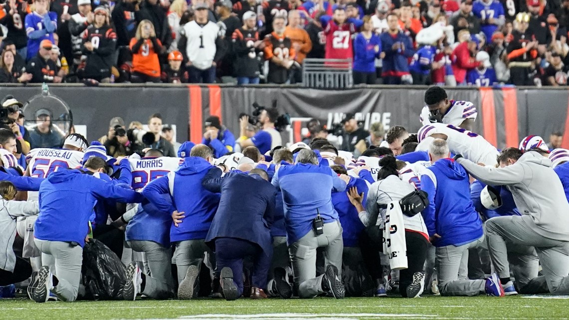 Damar Hamlin's on-field collapse: The scene and the Bills' immediate  reaction to it - The Athletic