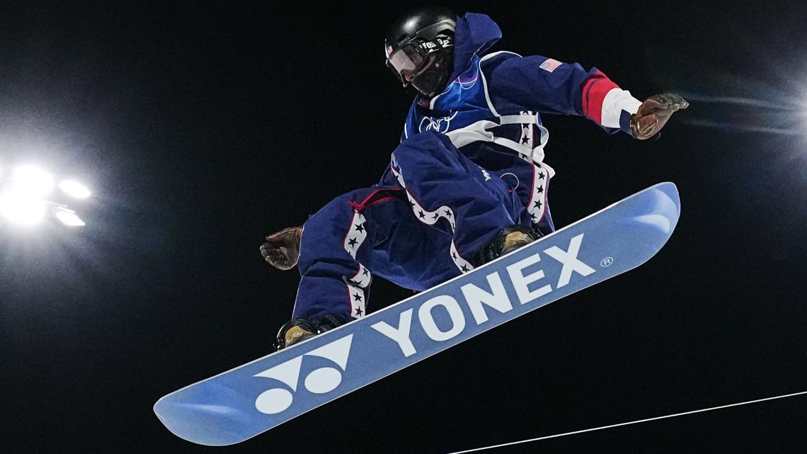 Did American Alessandro Barbieri make the podium in the men's snowboard halfpipe competition?