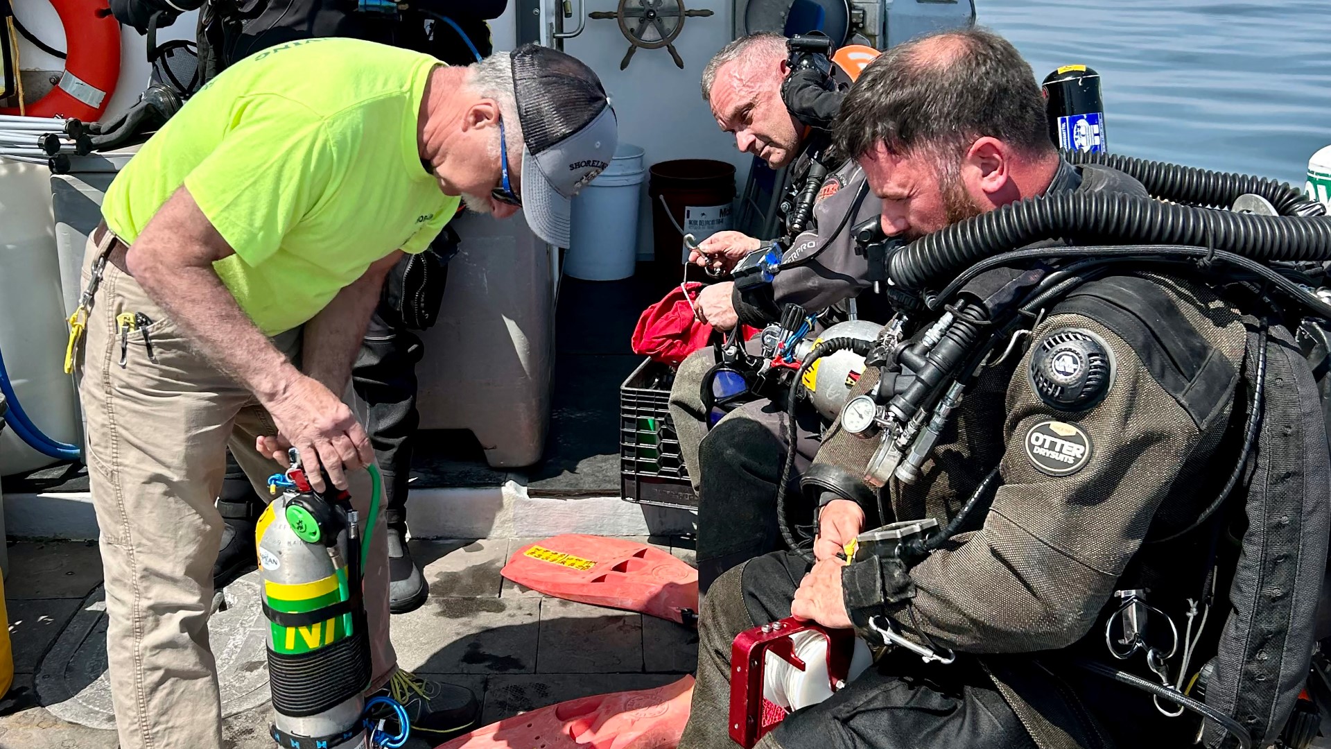 Divers find submarine in Long Island Sound