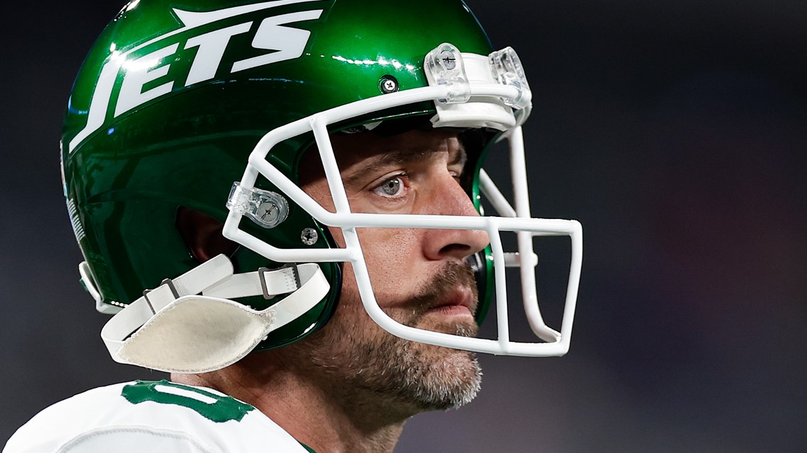 Aaron Rodgers' injury reignites artificial turf debate - Vimarsana News