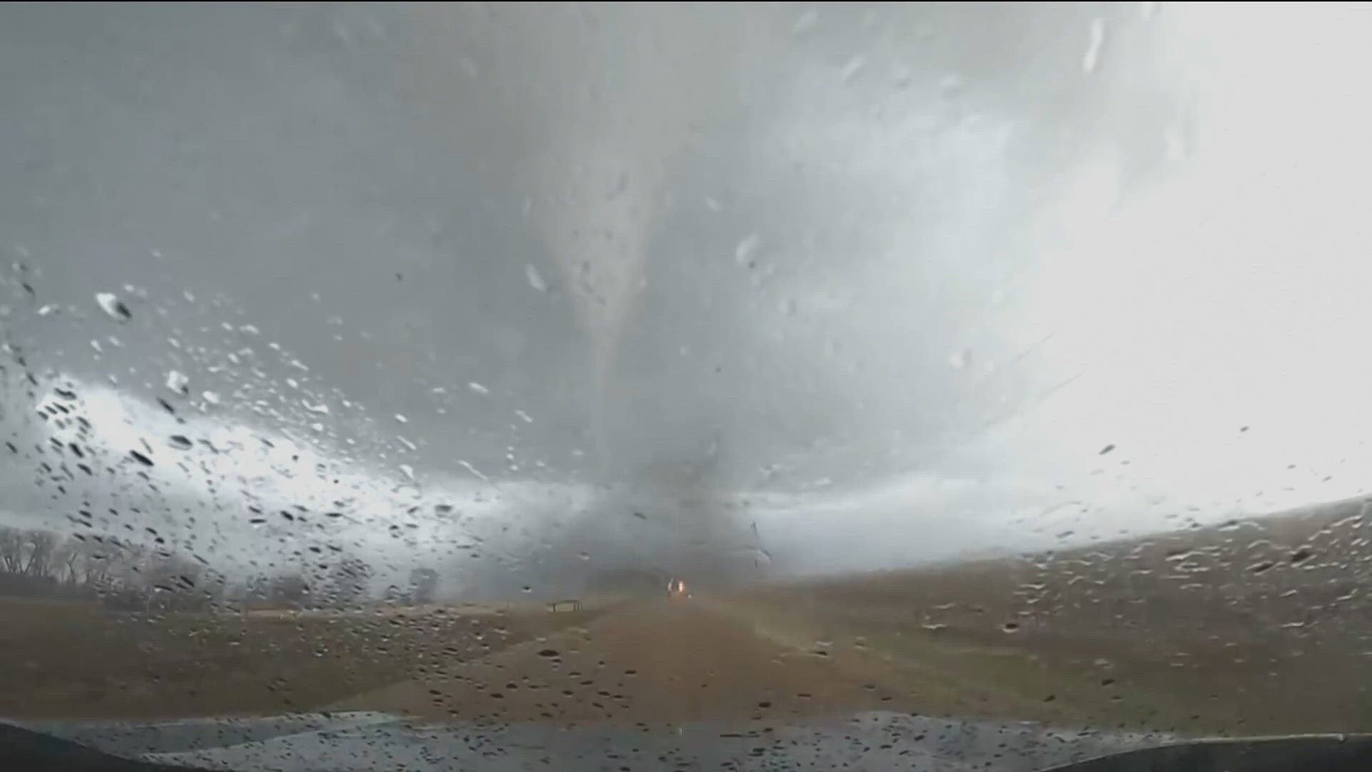 Storm chasers capture tornado touching ground in Minnesota | 13newsnow.com