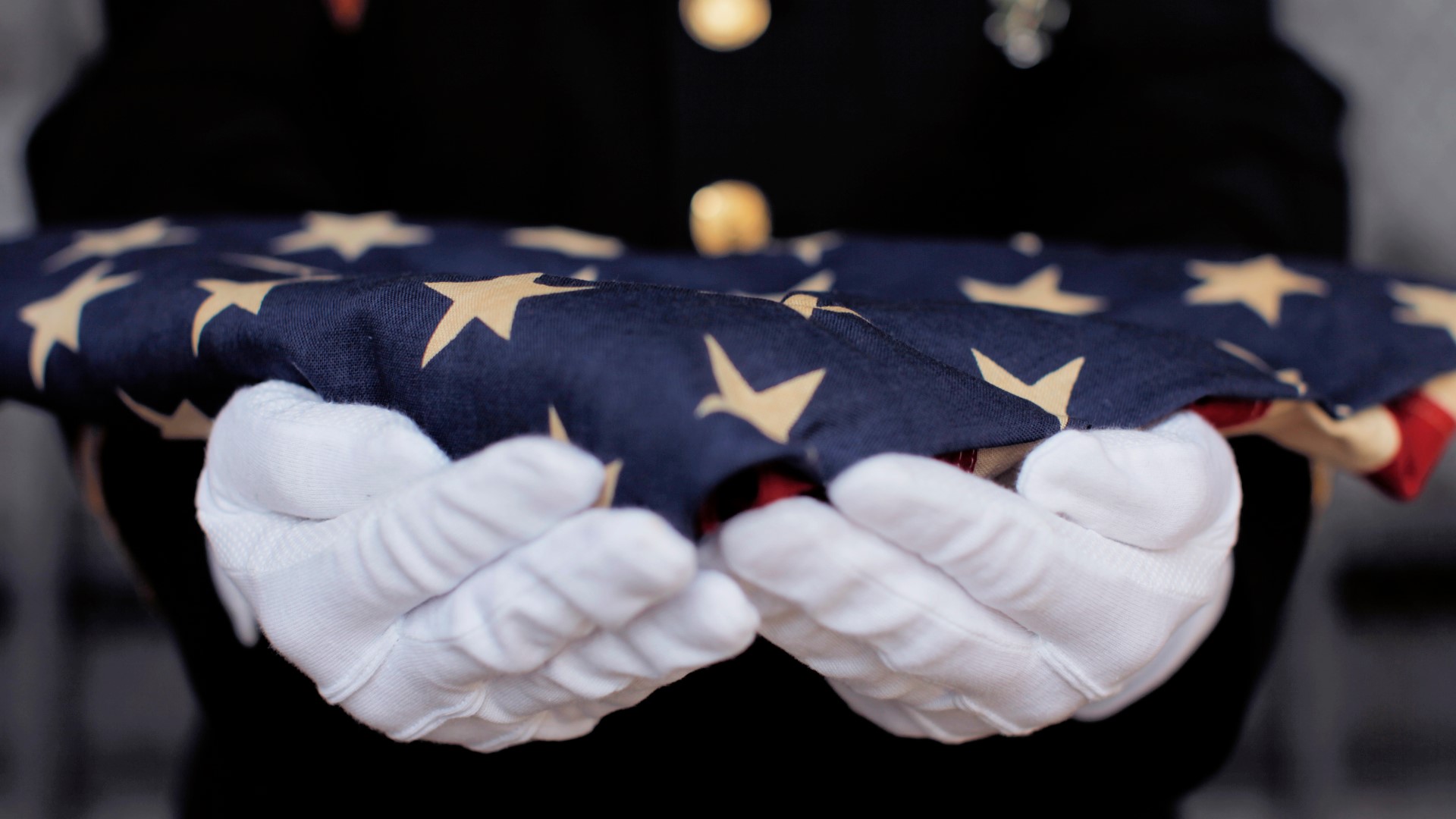 how do you fold an american flag