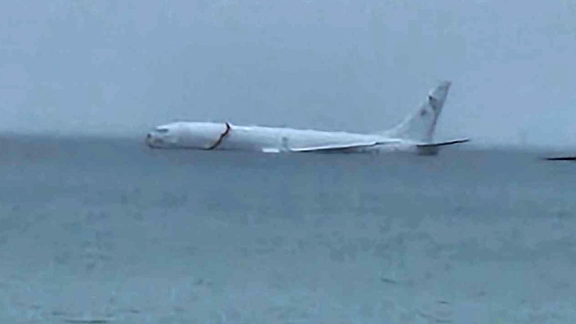 Navy plane overshoots runway in Hawaii, crashes into ocean - Vimarsana News