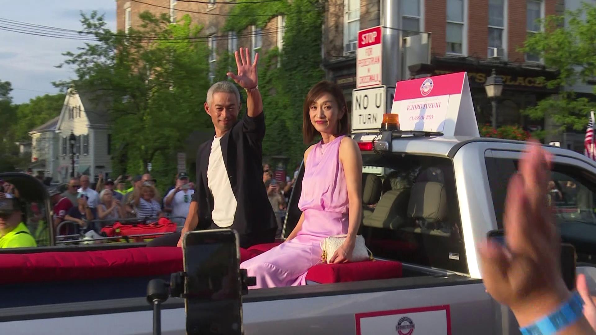 Fan-favorite former players including Ken Griffey Jr. join Ichiro Suzuki in Cooperstown to see their former teammate enter the ranks of baseball's finest.