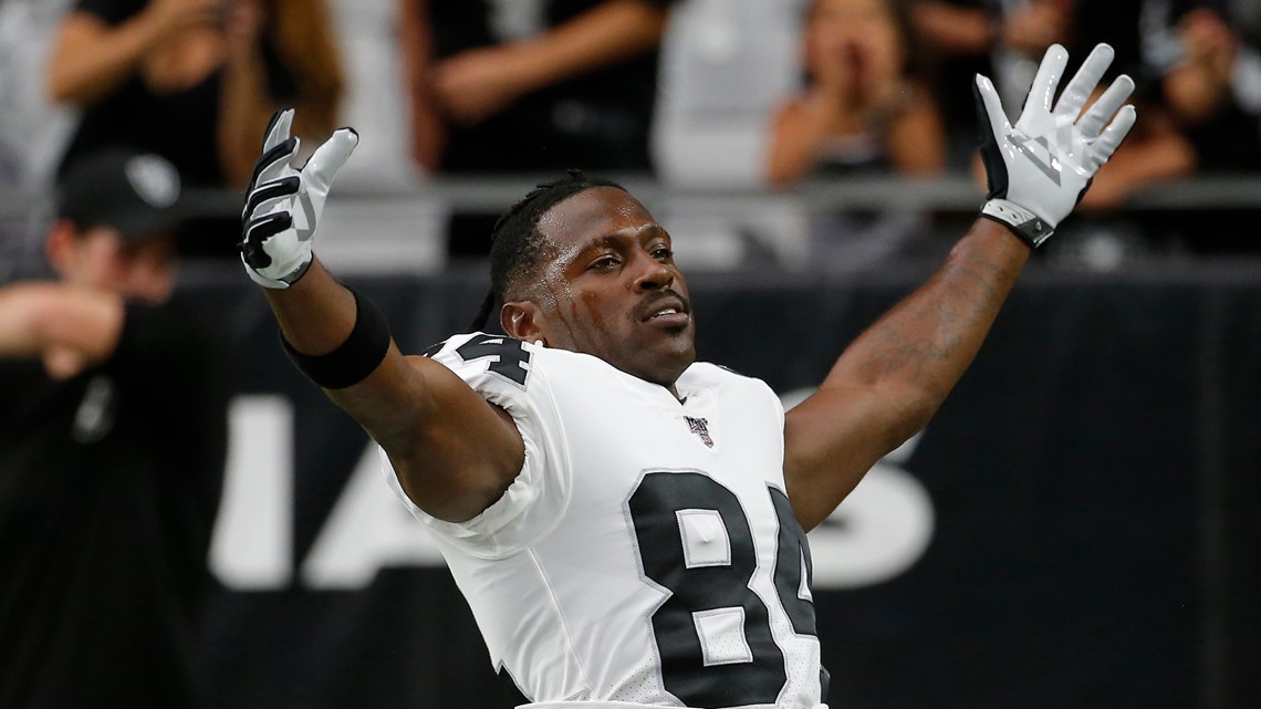 Reports: Raiders' Antonio Brown files new helmet grievance