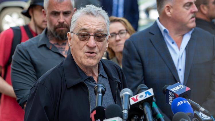 Robert De Niro goes to battle for Biden outside Trump trial | 13newsnow.com