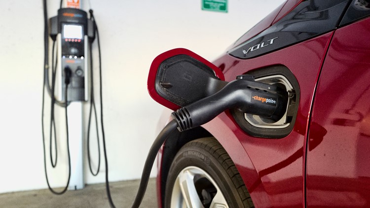 Gas stations say electric charging stations are not profitable for them