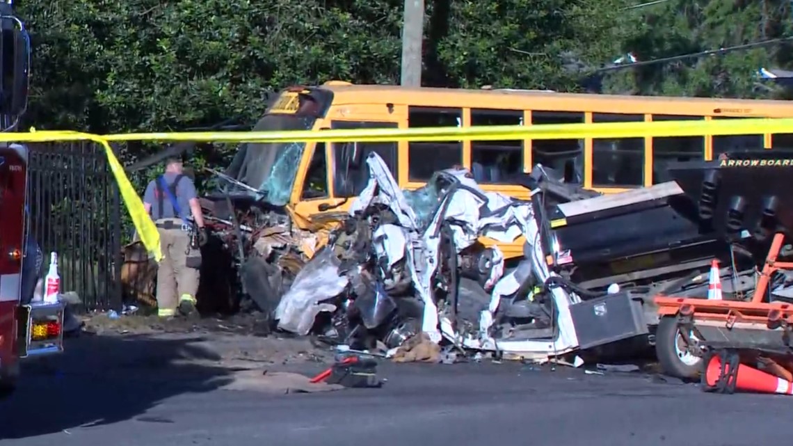 Charlotte school bus crash: 17 hurt in head-on collision - Vimarsana News