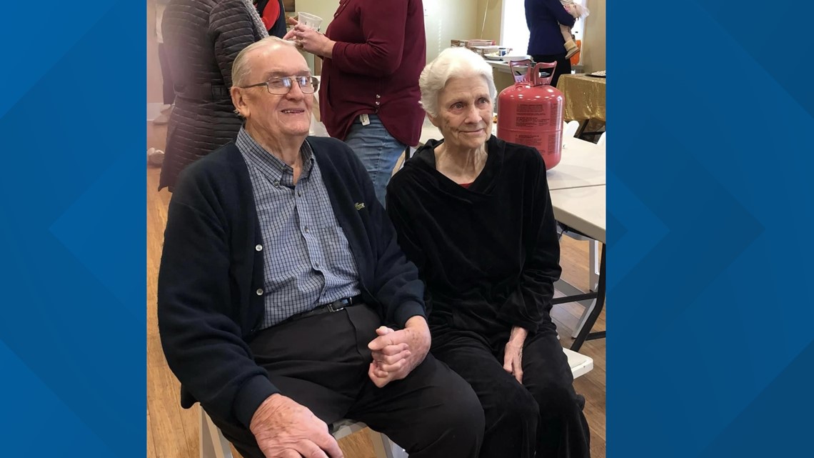 Greensboro couple dies from COVID-19 hours apart - Vimarsana News