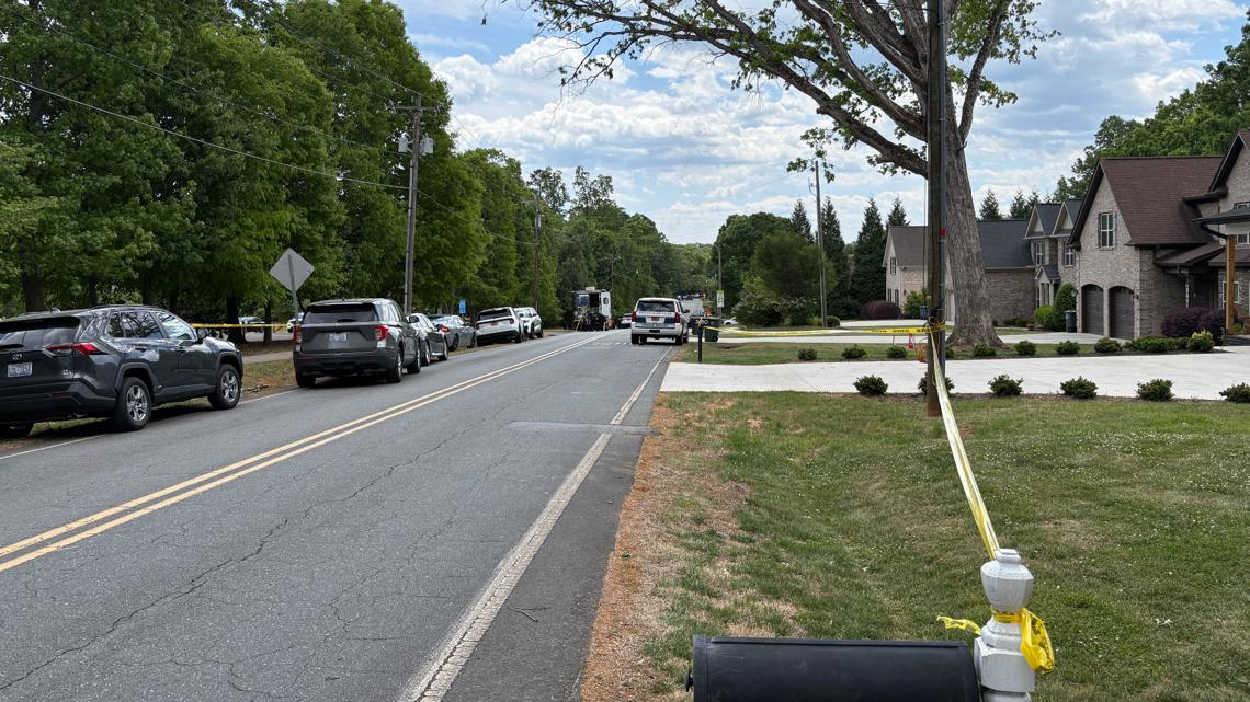 2 teens killed, 5 others hurt in North Carolina mass shooting