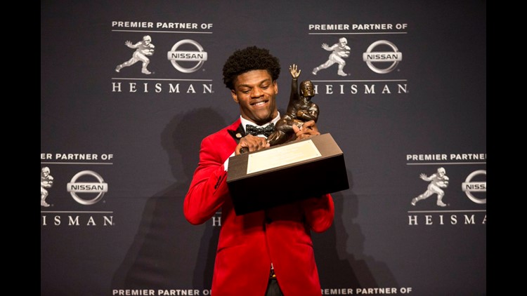 Lamar Jackson takes over Heisman Trophy race as Louisville puts everyone on  notice