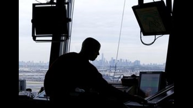 FAA to hire air traffic controllers