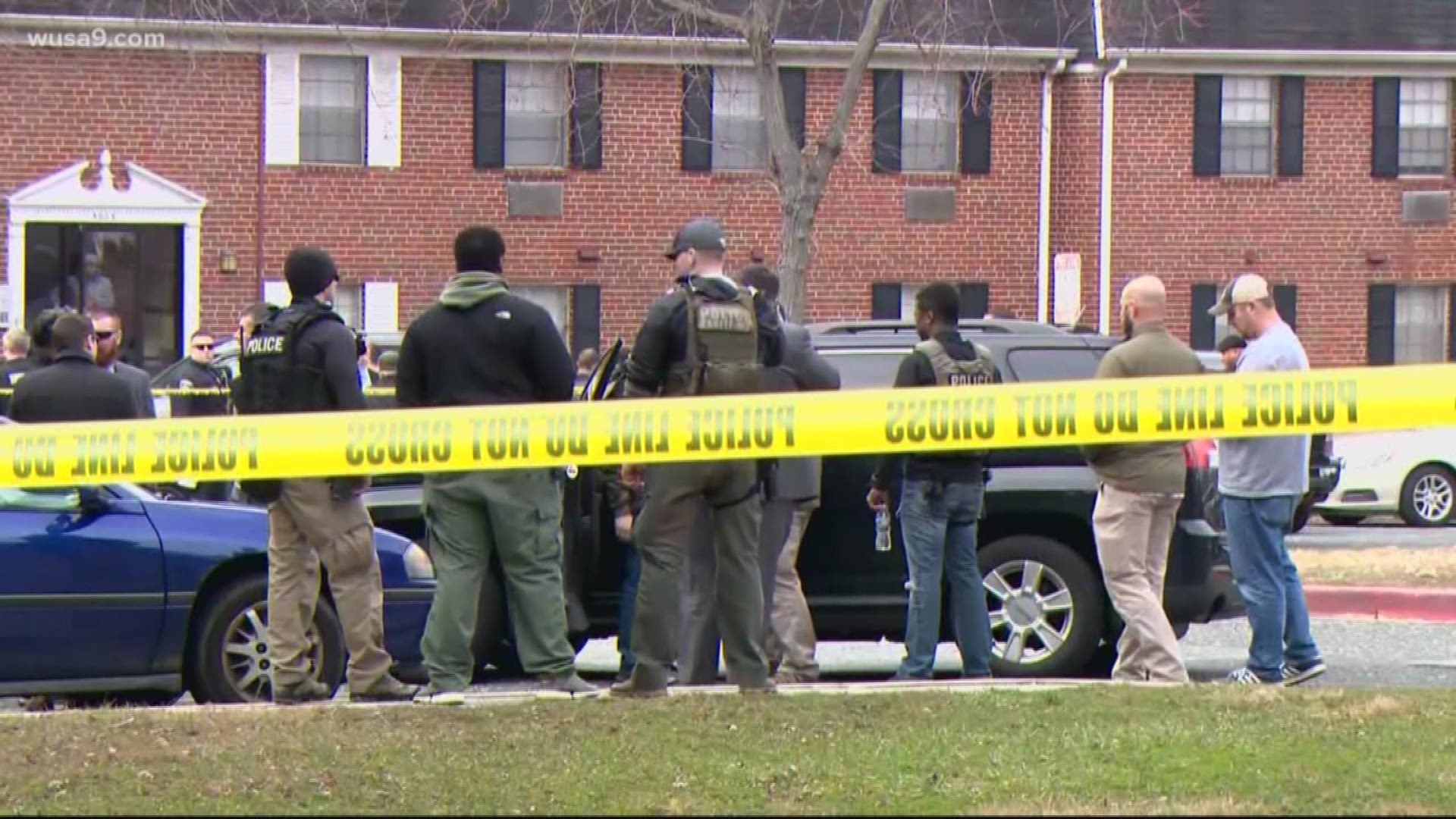 2 police officers shot in Baltimore, suspect killed