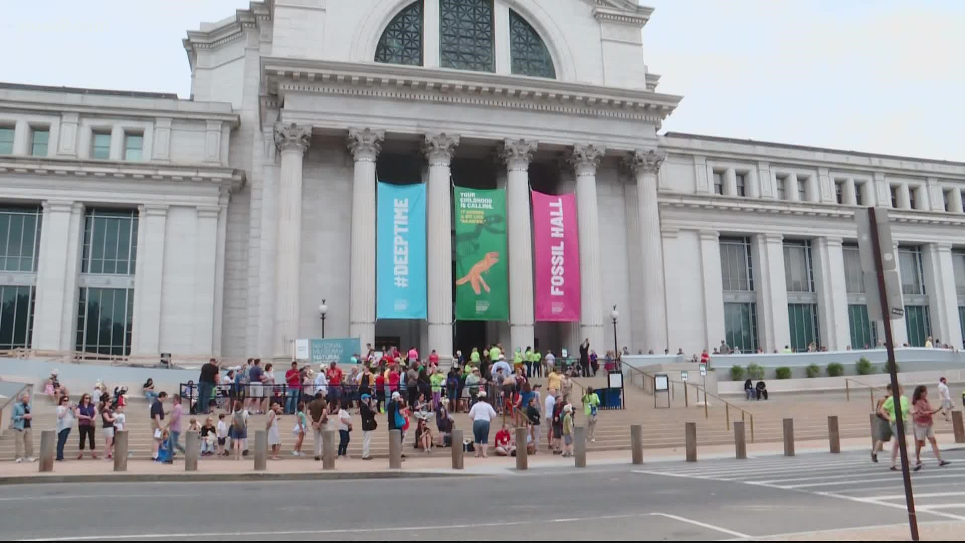 Skyrocketing coronavirus cases lead to staffing crisis at DC's national museums. Union wants the museums to close.
