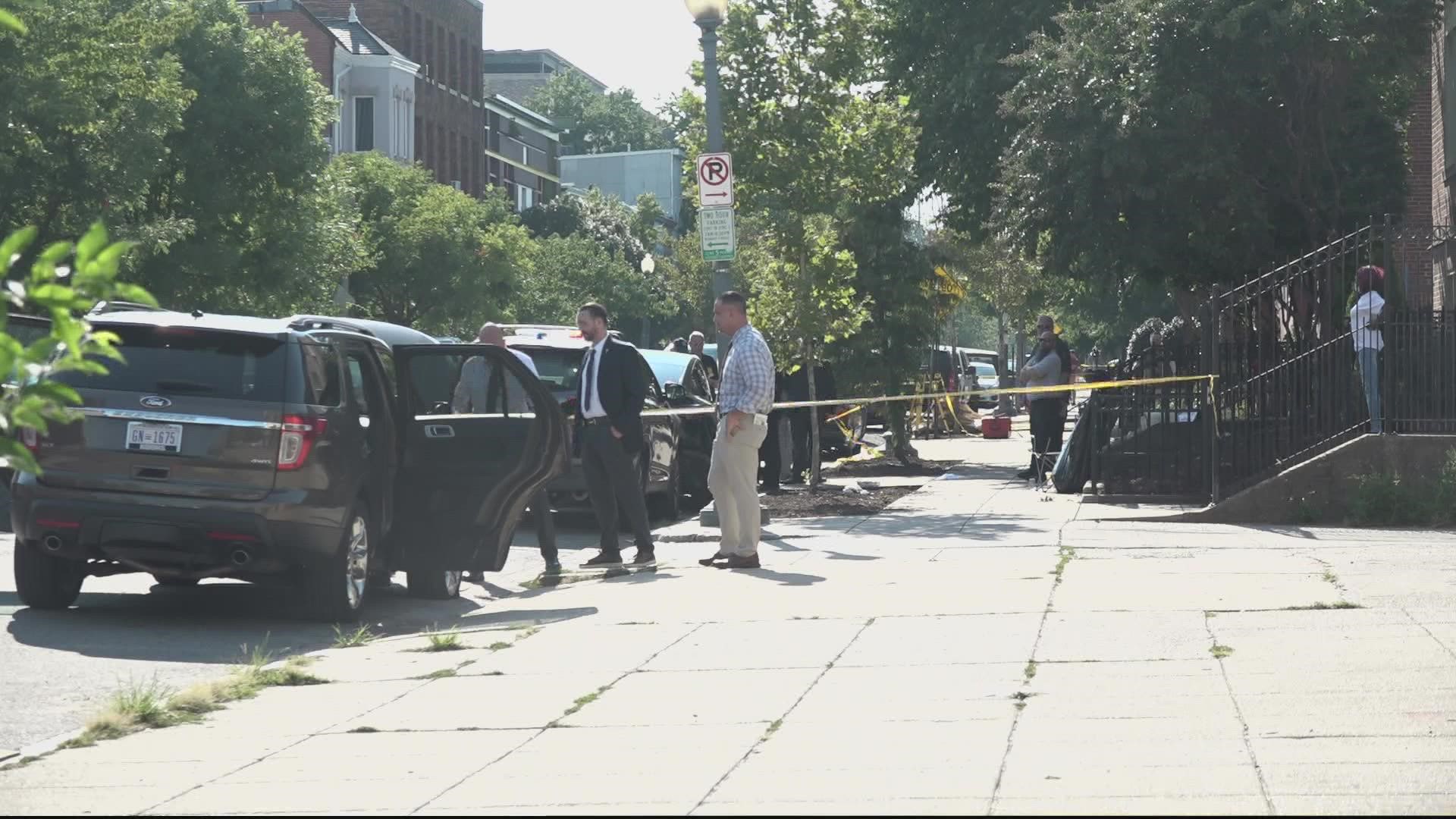 2 people dead, 3 injured in shooting near 'open-air drug market ...