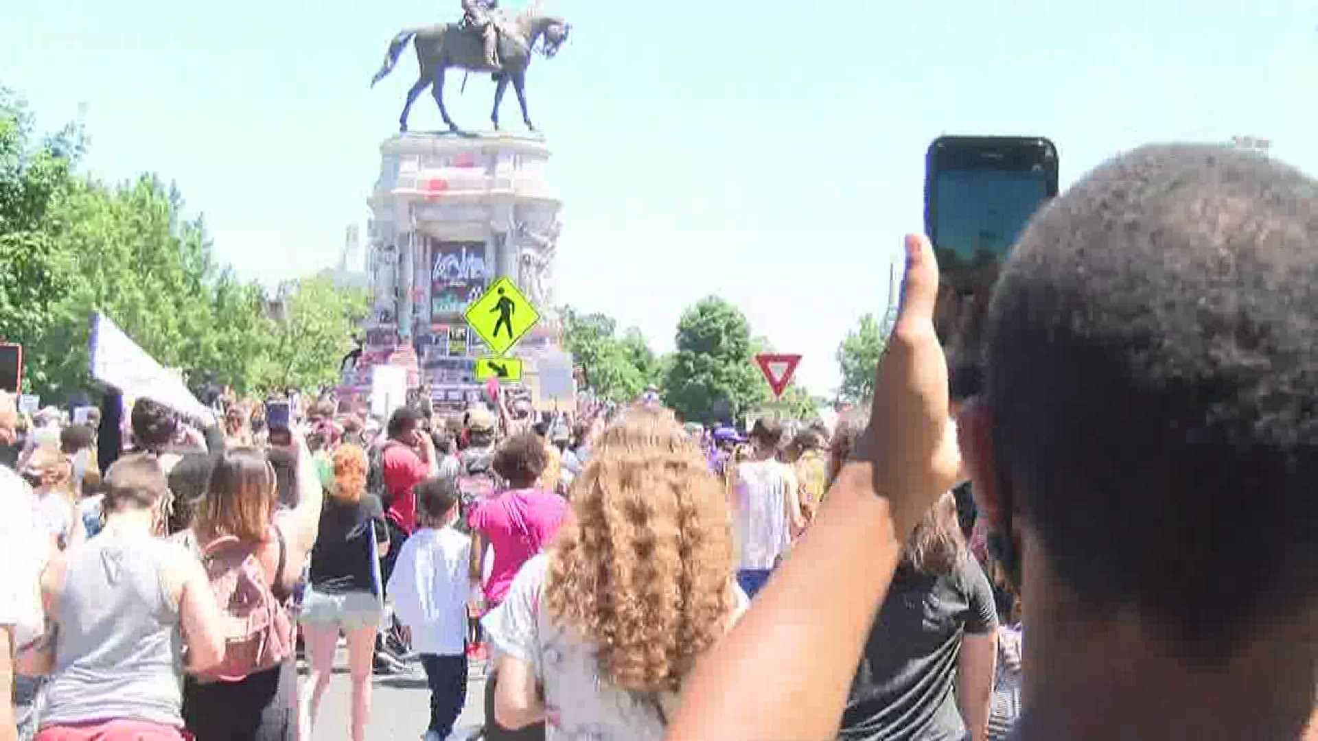 Protesters took to the streets at the Virginia State Capitol on Saturday. Protesters want the monument of Robert E. Lee to be taken down. (VIDEO: WWBT)