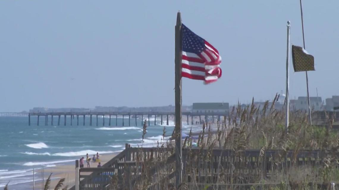 Glider from crash that left one dead washes up in Kitty Hawk - Vimarsana News