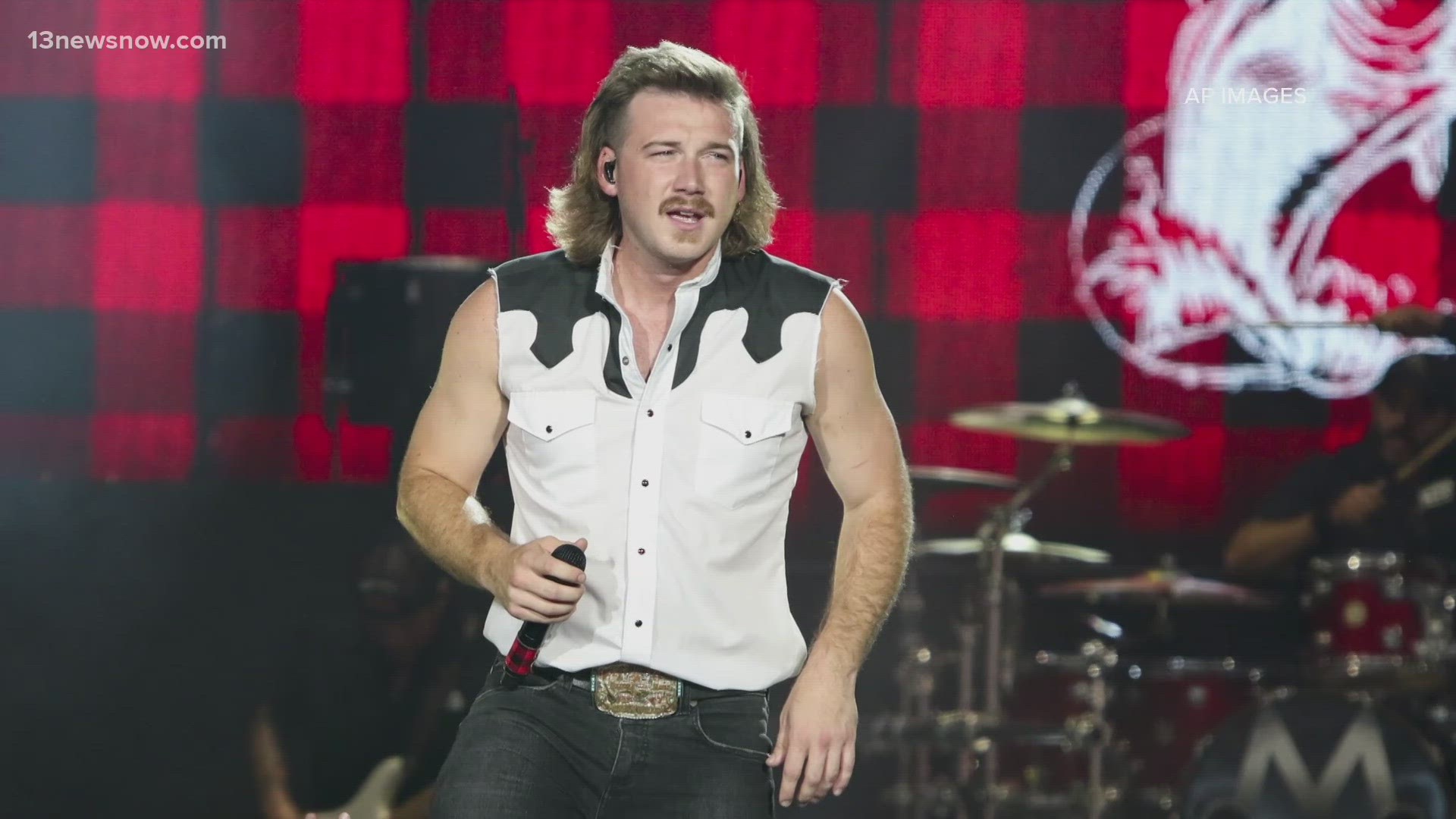 Country music singer Morgan Wallen says he's on vocal rest for at least the next six weeks.