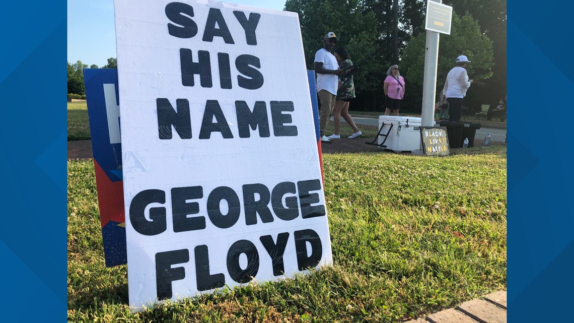 Williamsburg community remembers George Floyd, rallies for change - Vimarsana News