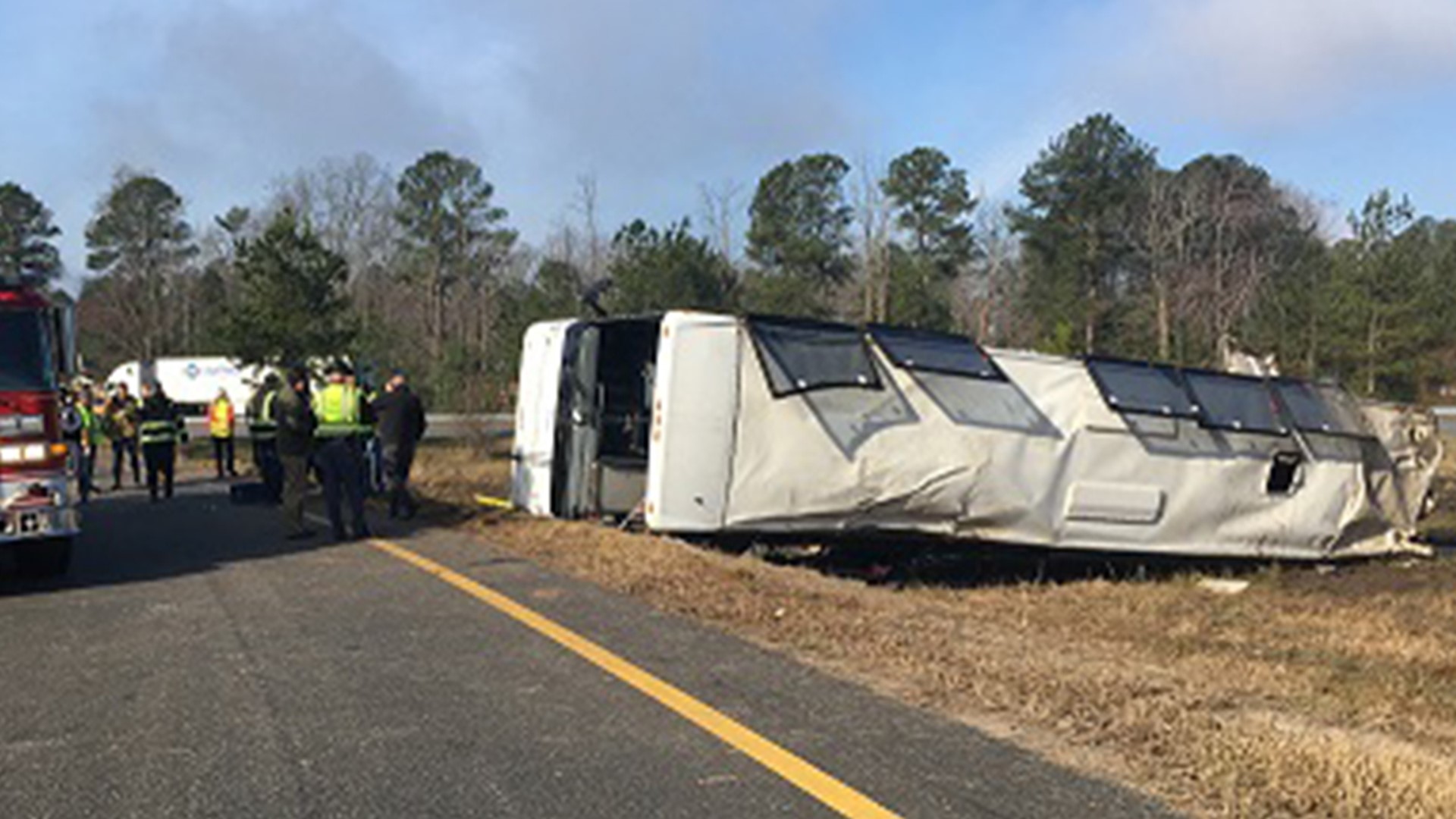 Police 2 dead, 'dozens' injured in Virginia charter bus crash, driver
