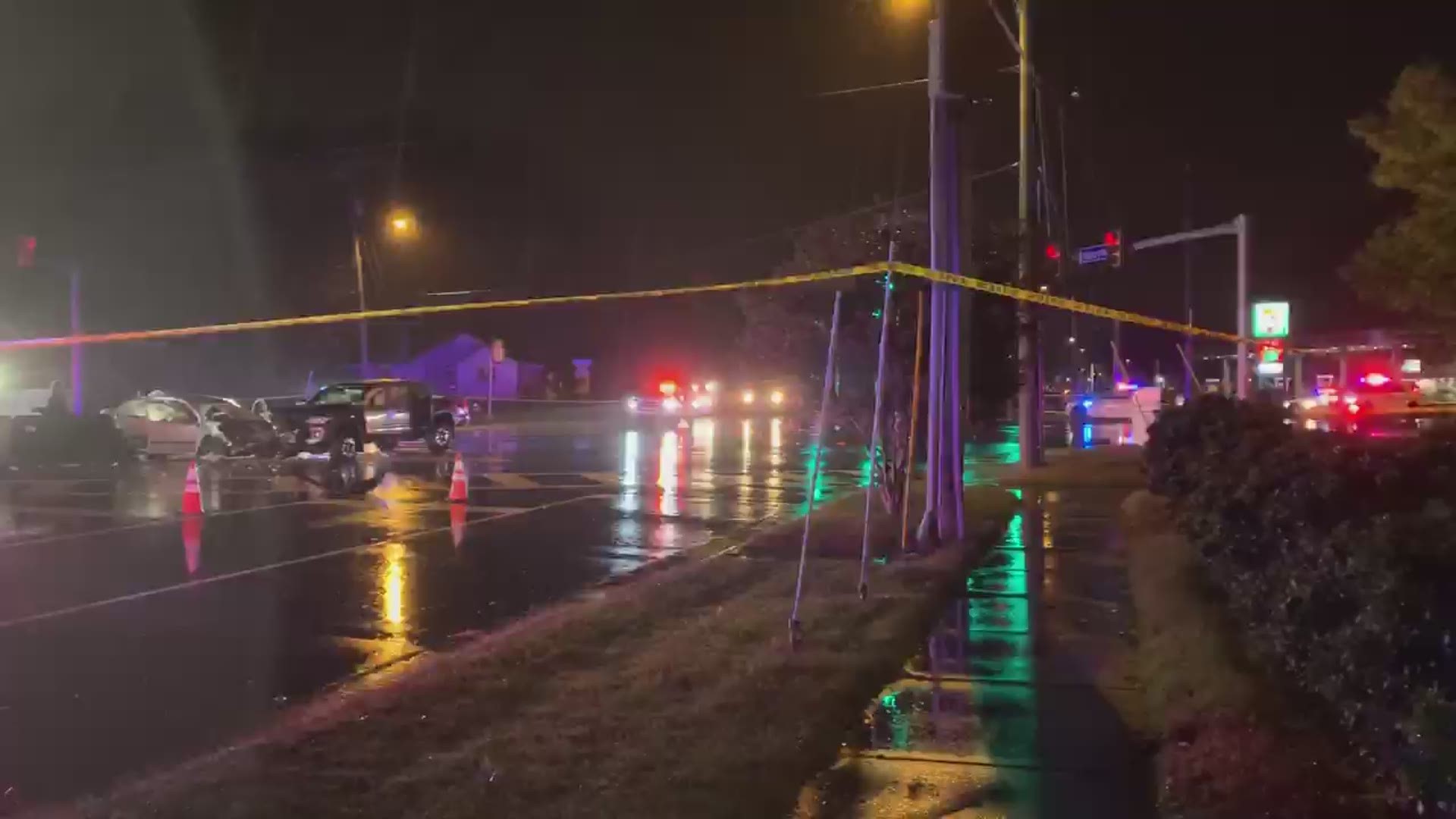 Hampton police officers said someone died at the scene of a crash at the intersection of Woodland Road and E. Mercury Boulevard. Several other people were hurt.