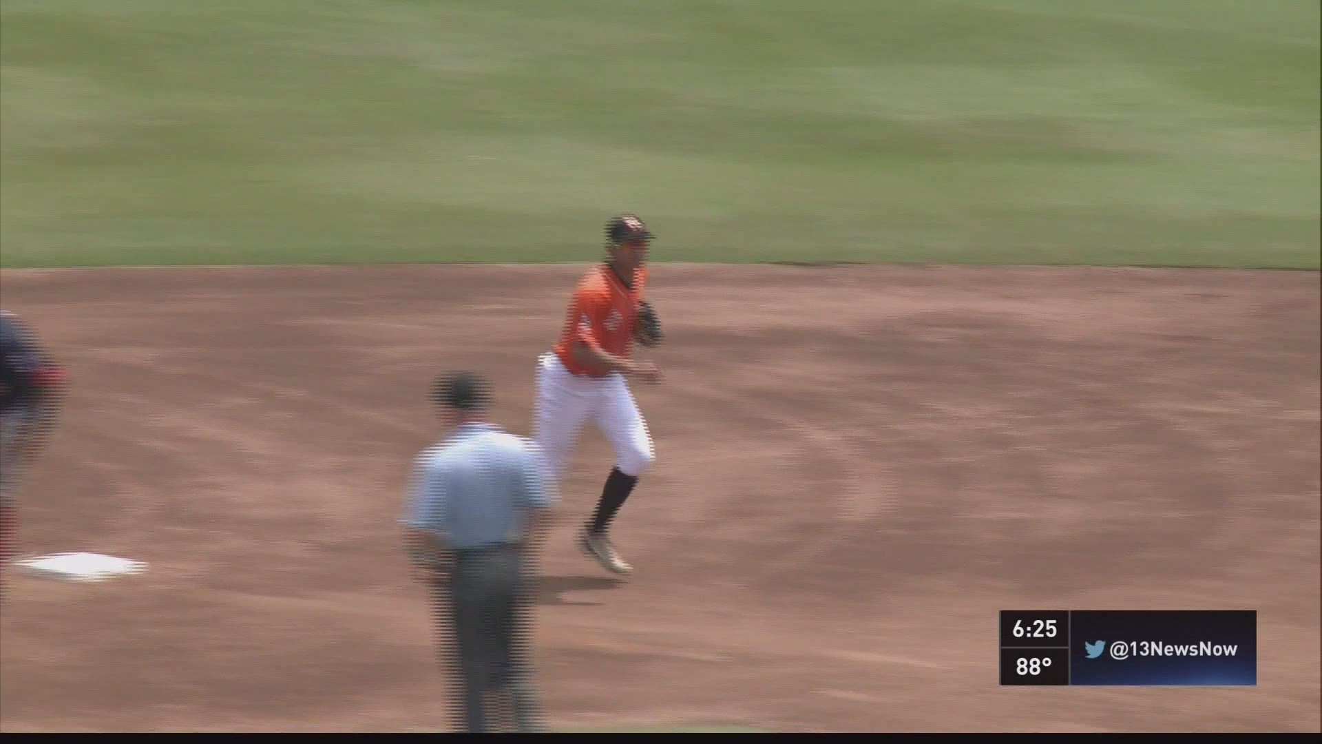 Mike Yastrzemski got a game winner bloop single in the bottom of the 9th as the Tides won over the Bats 4-3.