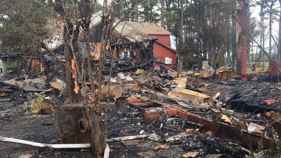 Massive fire destroys popular 'Cotton Gin' gift shop in Currituck County