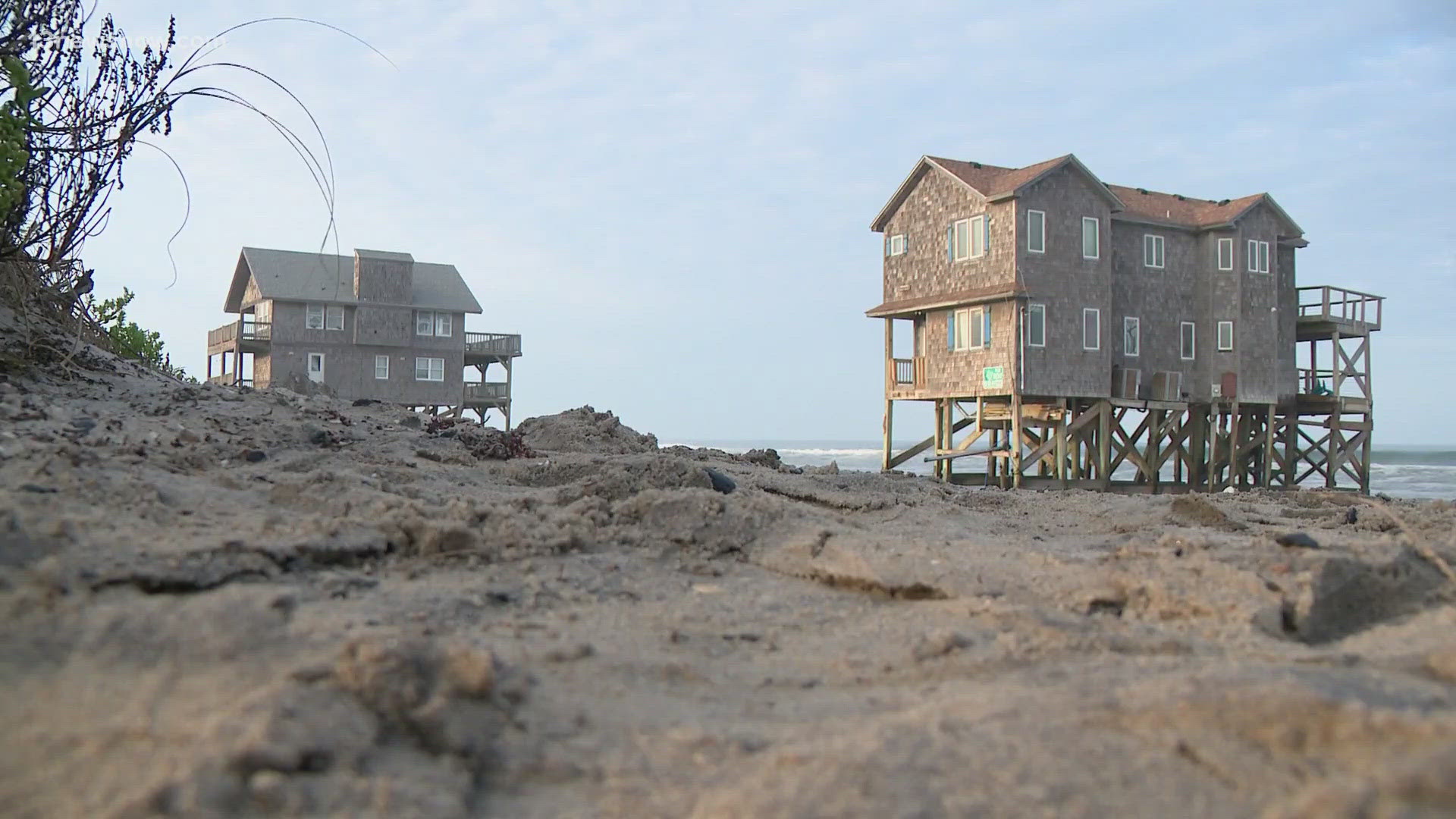 Outer Banks braces as Hurricane Erin threatens flooding, strong winds ...
