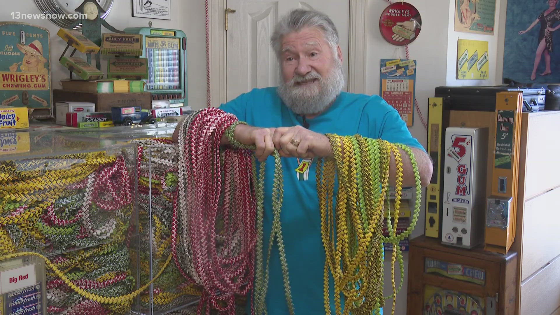 Virginia Beach man's gum wrapper chain is one for the record books ...