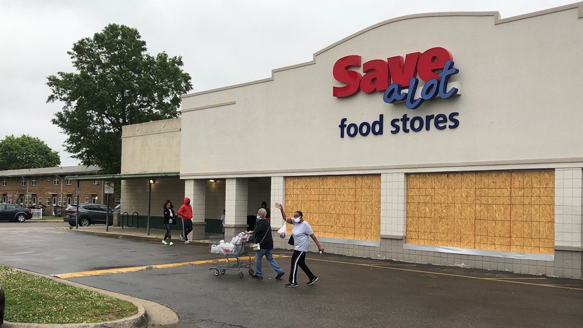 Closing grocery store in Norfolk's St. Paul's neighborhood leaves