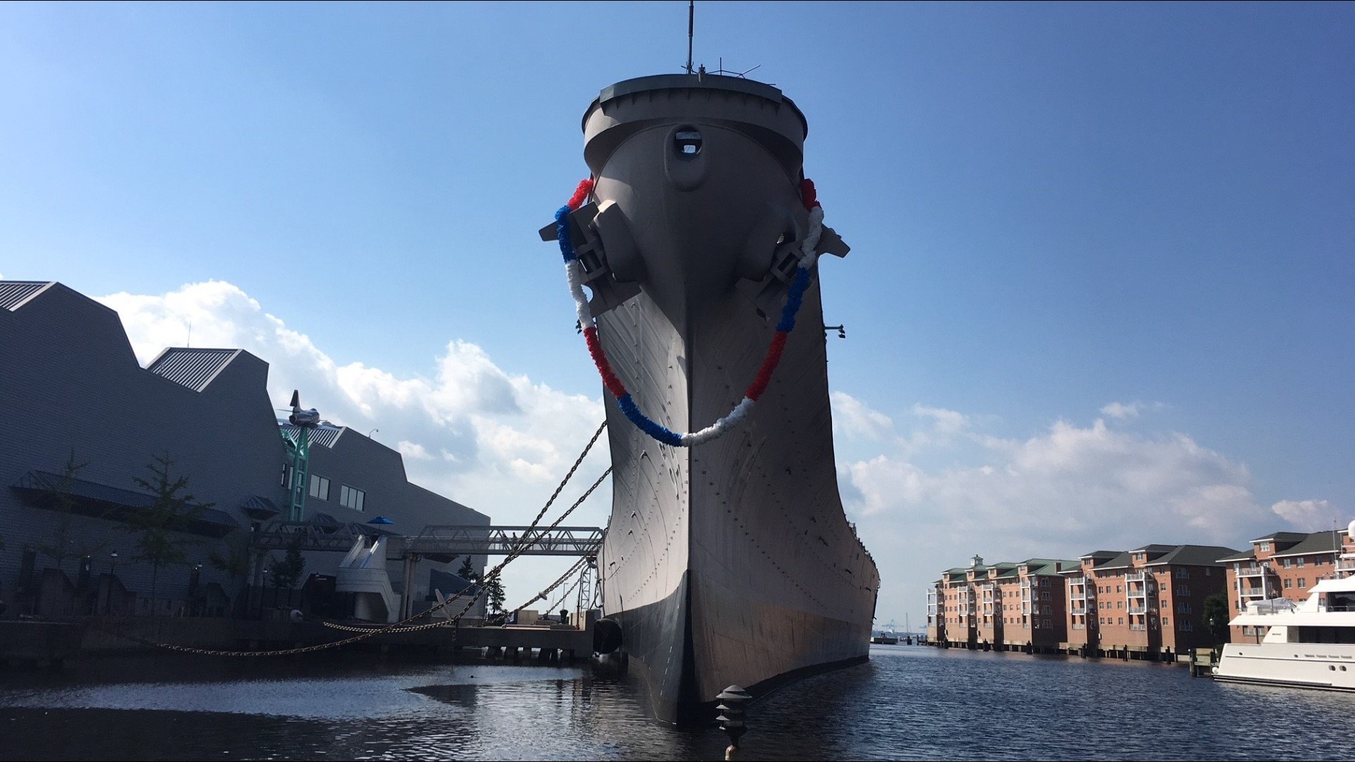Wisconsin Lei Giant lei welcomes Battleship Wisconsin veterans | 13newsnow.com