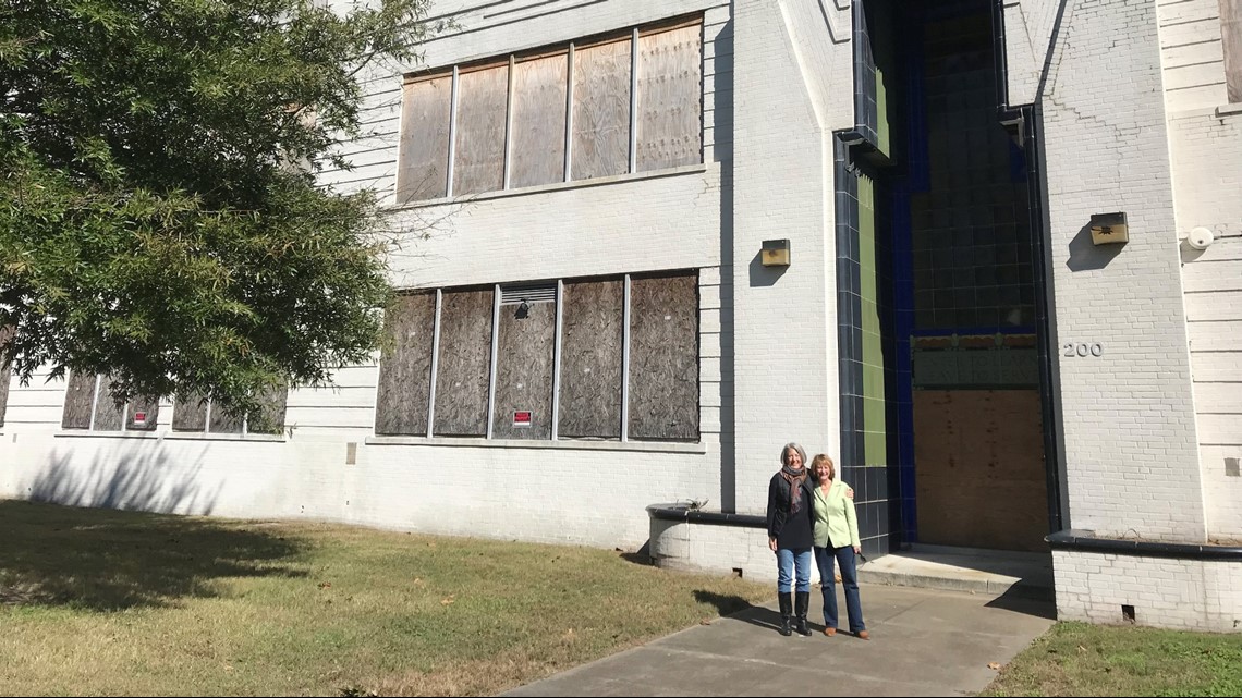 Former Hampton elementary school close to apartment complex