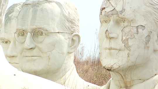 Opportunity to check out Presidential busts, possibly for the last time ...