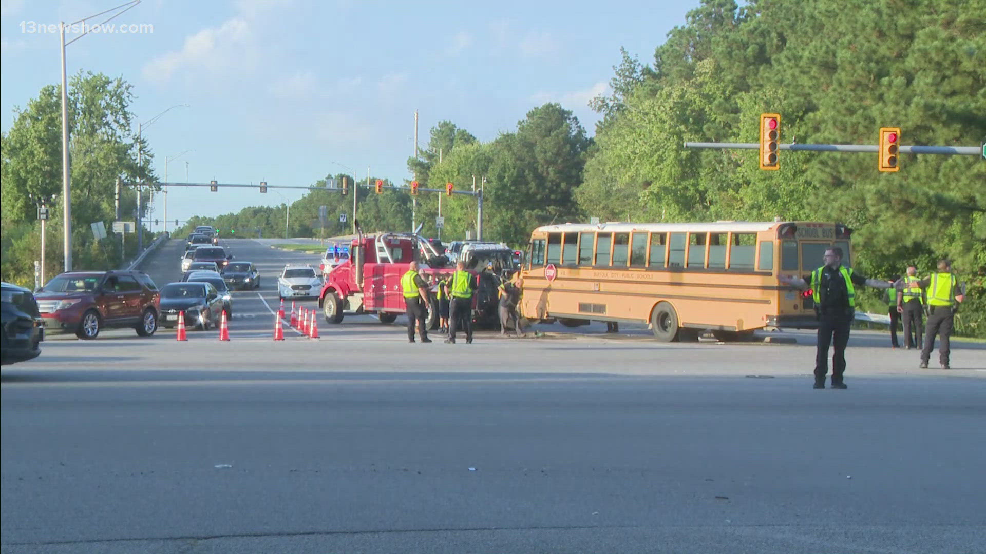 6 people, including 3 children, were injured in a multi-vehicle crash that occurred at Bridge Rd. and College Dr.