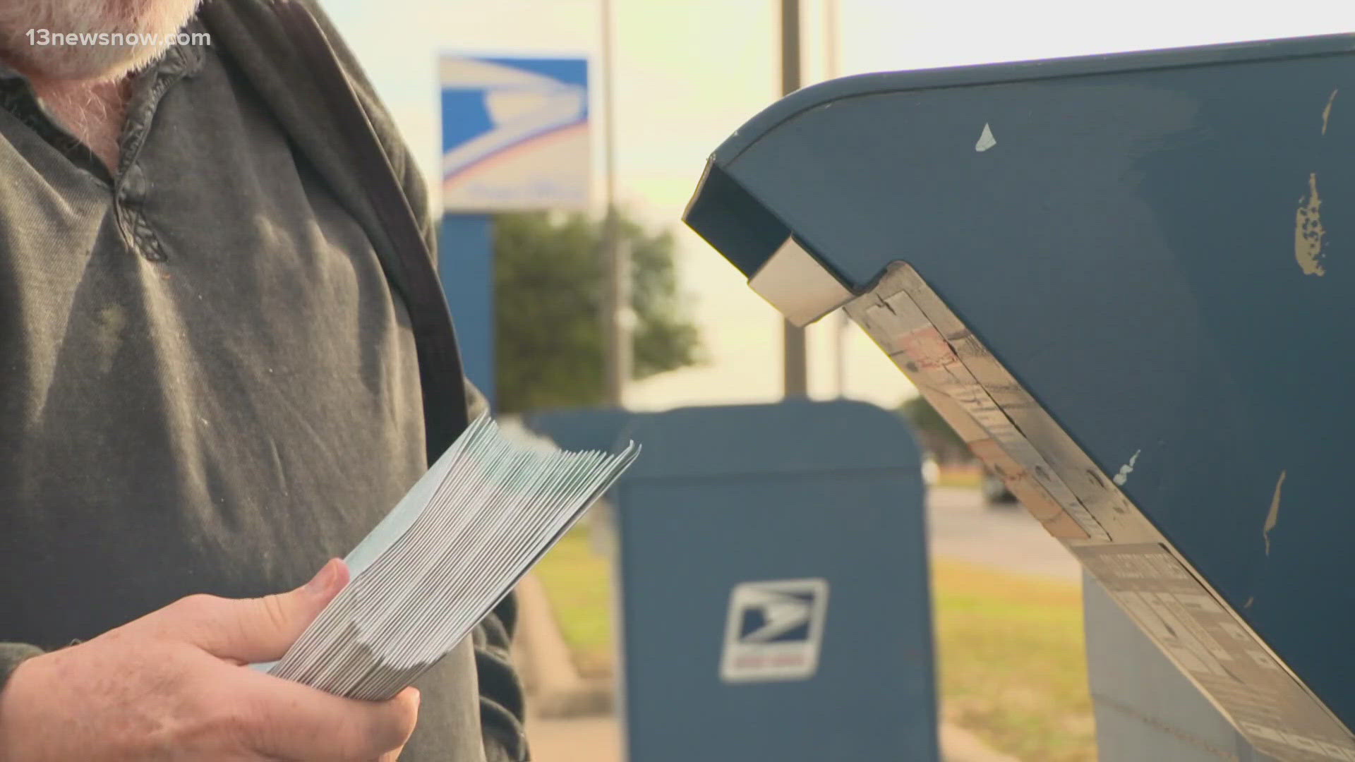 The United States Postal Service is letting people know when those holiday packages have to be on their way to make it to their destination by Christmas.