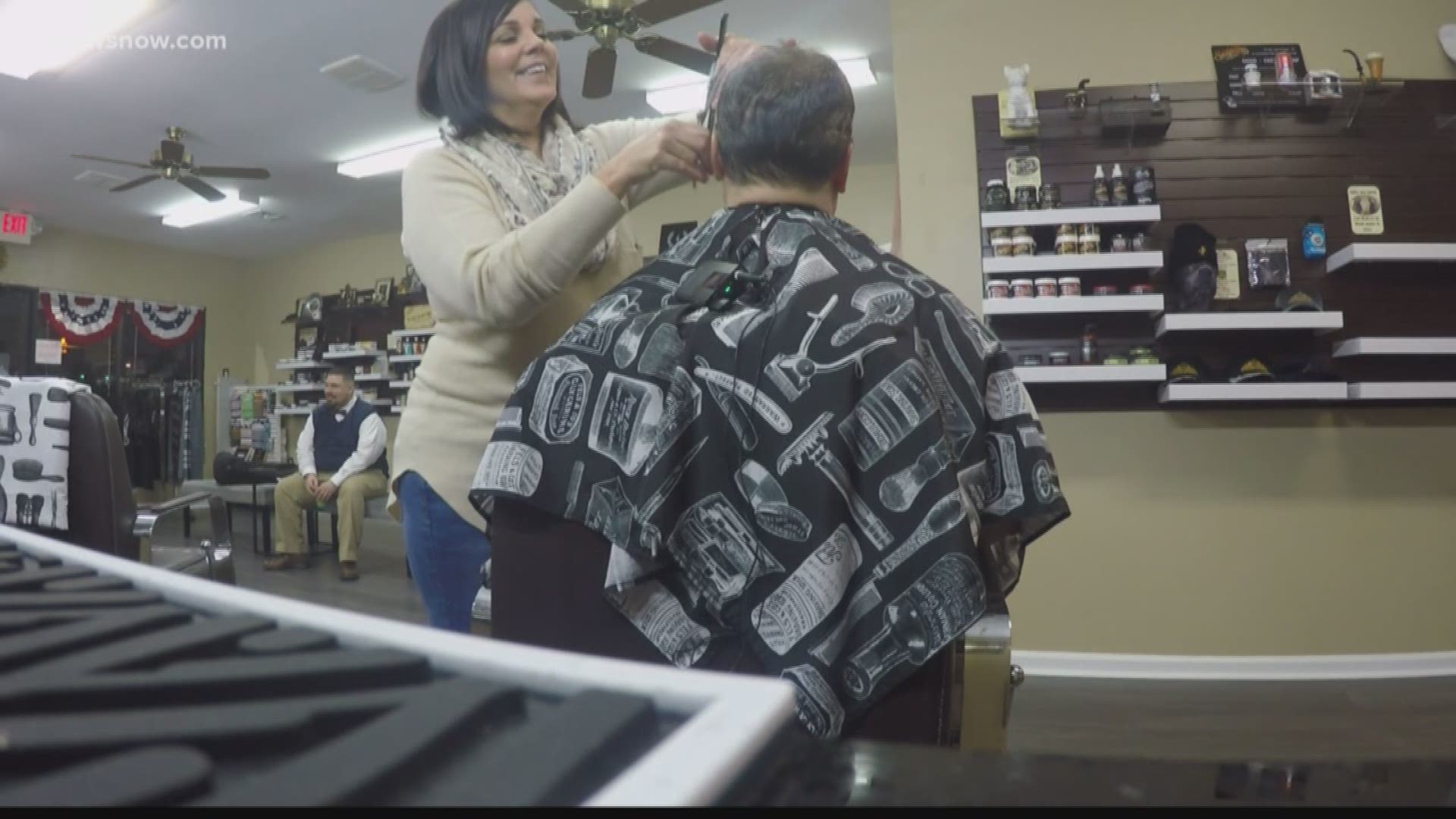 A Yorktown woman is giving furloughed workers, including military members, free hair cuts.