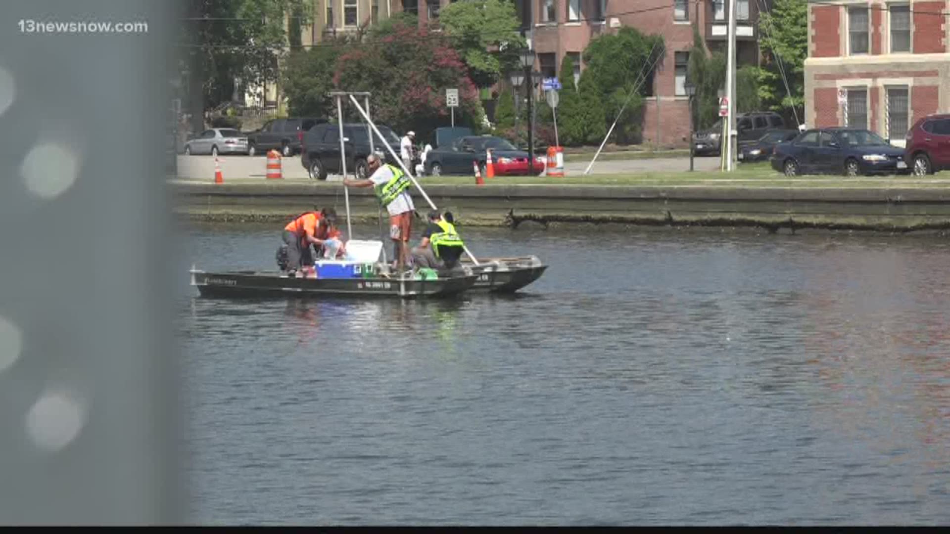 In order to fight flooding in Norfolk, crews start research on the soil in the Hague,