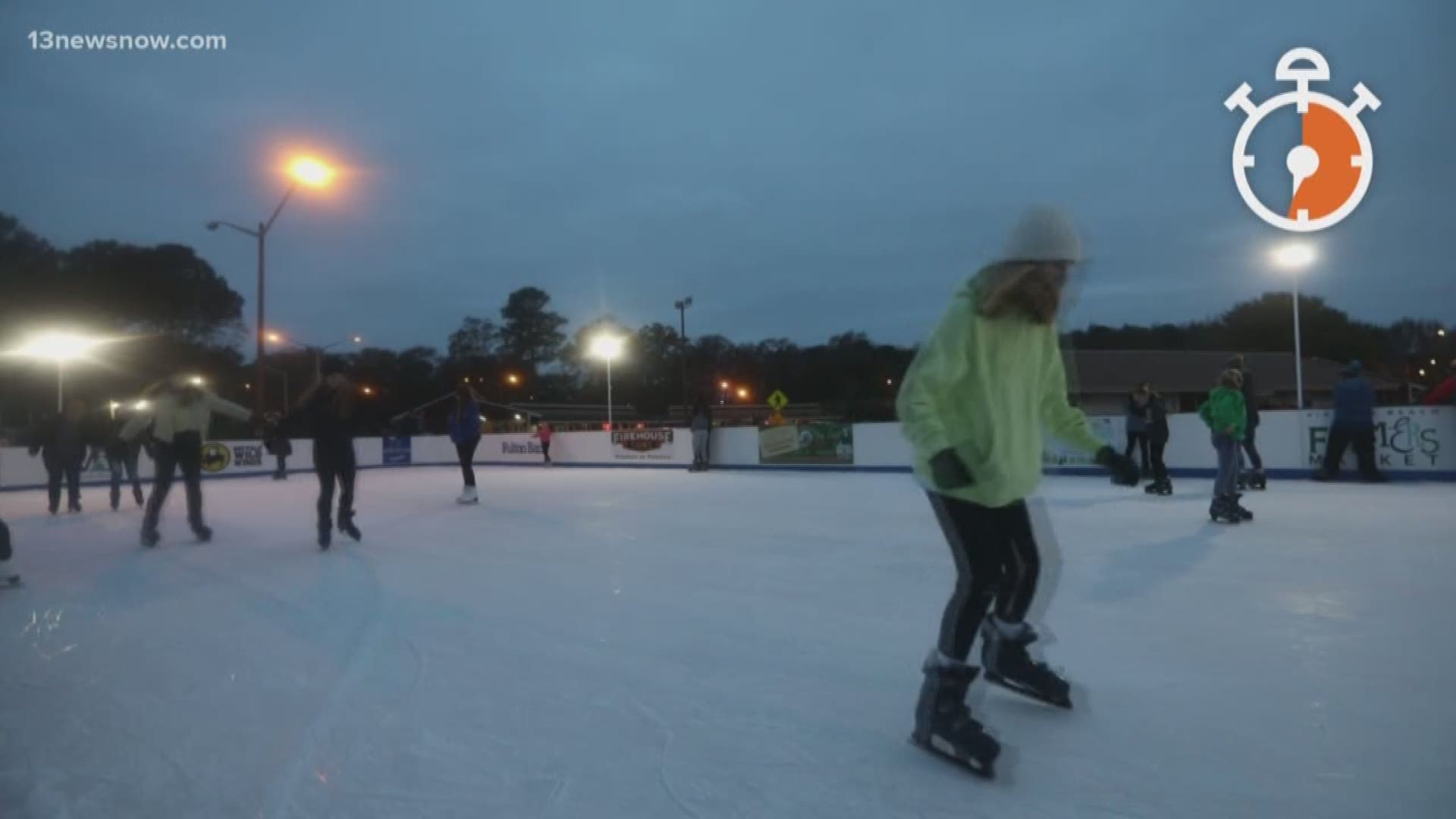 Virginia Beach Outdoor Ice Skating Rink Offers Family Fun Holiday Lights 13newsnow Com