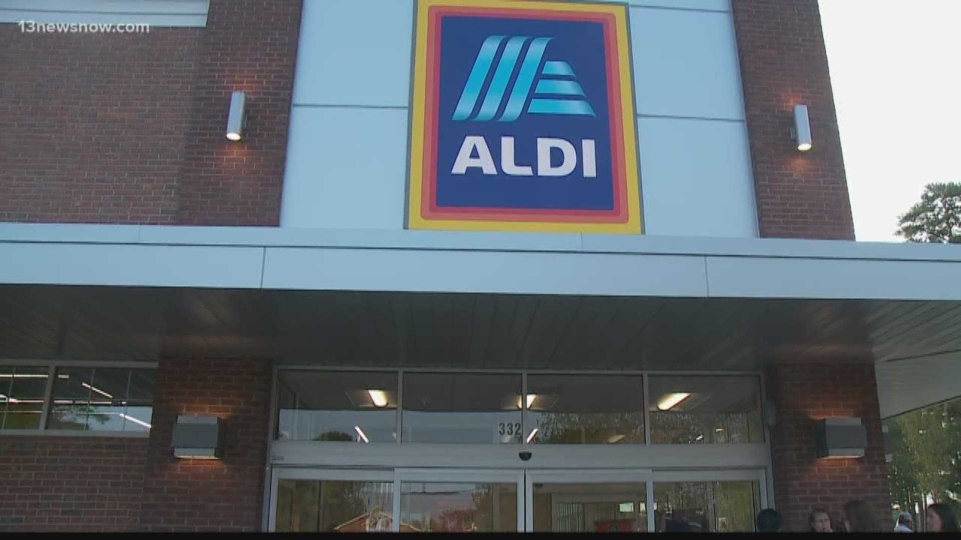 Aldi held a ribbon-cutting ceremony Thursday morning followed by its popular 'Golden Ticket' giveaway, offering gift cards to the first 100 customers.