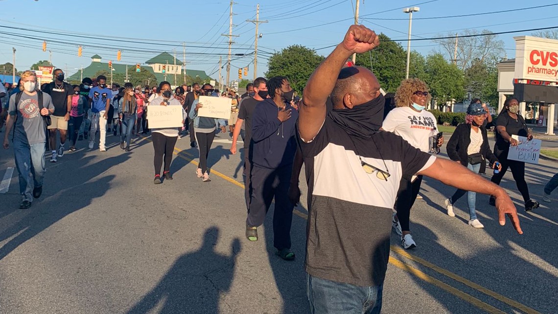 Elizabeth City protesters remain vigilant, peaceful as small town becomes focus of national movement - Vimarsana News