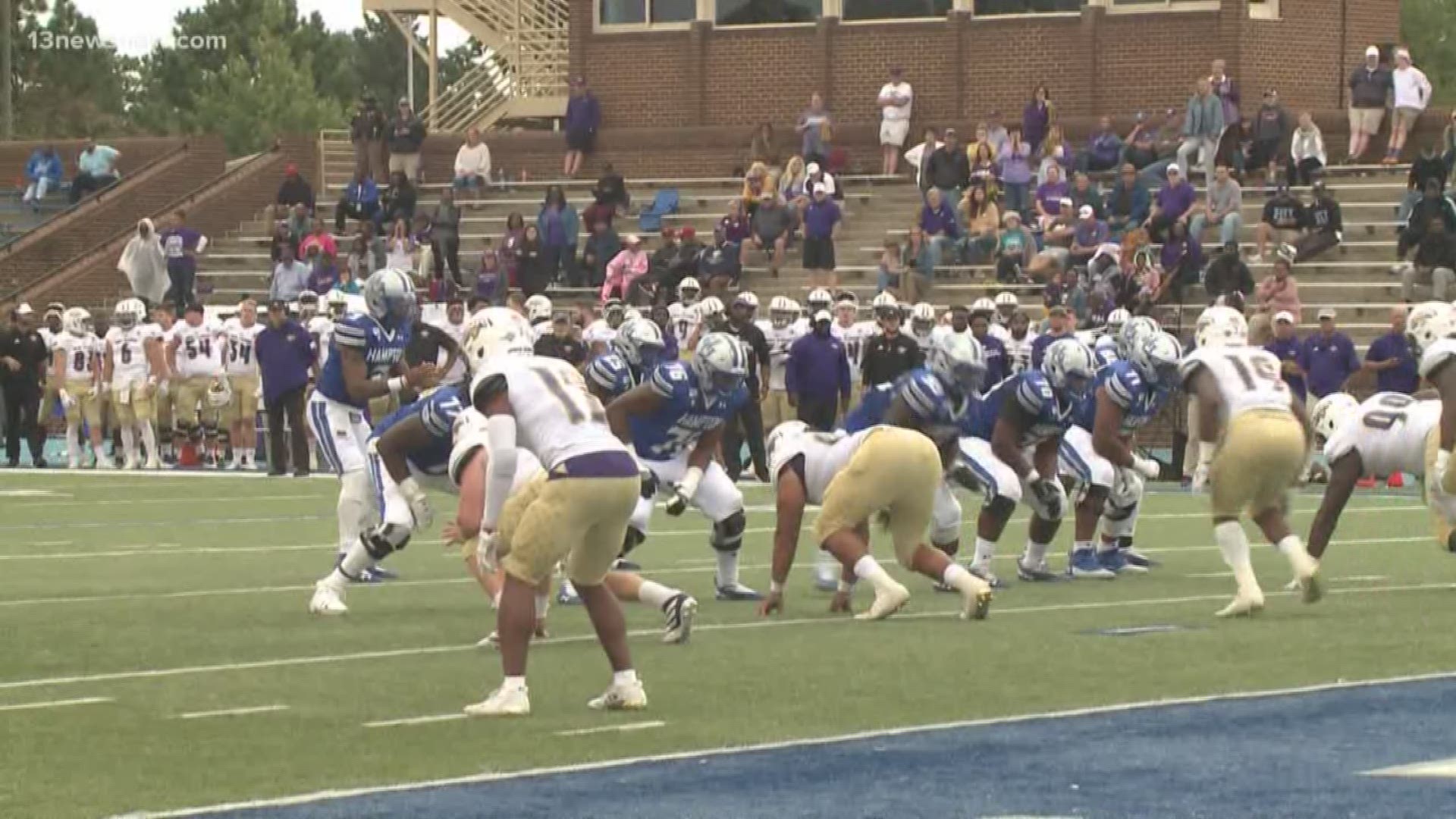 Deondre Francois had 347 yards passing for the Pirates to go with 3 touchdowns and ran for another on Saturday as Hampton won 40-34 over North Alabama.