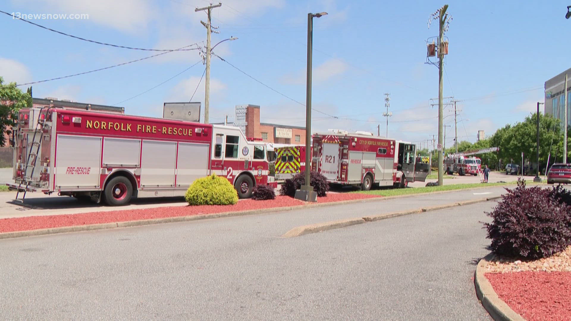 Police say the Bomb Squad was on scene in the 500 block of E 18th Street. Police received the call reporting a suspicious package Monday around 12:00 p.m.